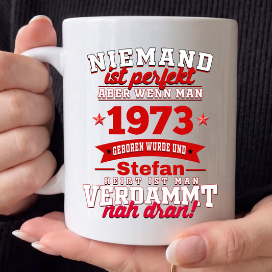 mug_hands_french_black_09_4k